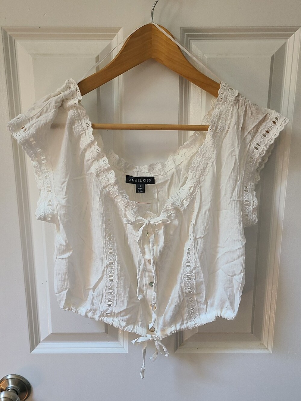 Angel Kiss White Eyelet Tie-Front Women's Crop Top Small